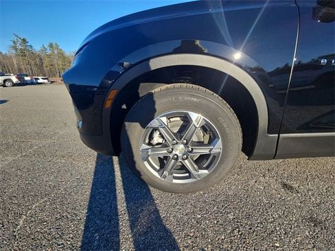 New 2025 Chevrolet Blazer LT w/ Convenience Package image 34