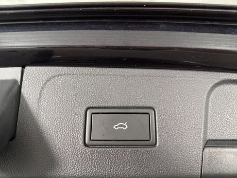 Used 2023 Volkswagen Atlas SEL image 11