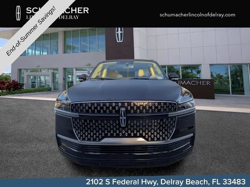 New 2026 Lincoln Navigator Premiere AWD/4WD image 2