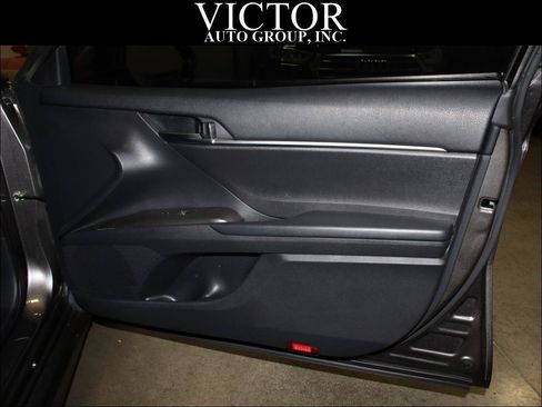 Used 2021 Toyota Camry SE FWD image 33