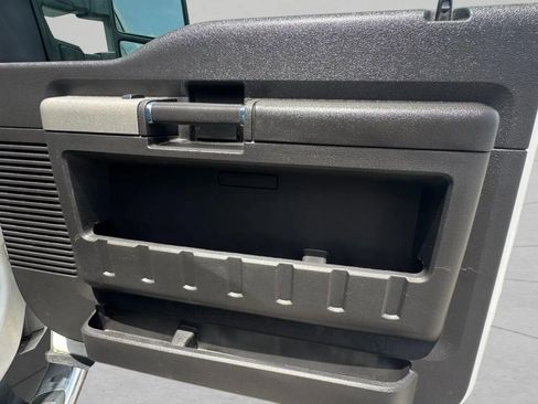 Used 2015 Ford F250 Lariat image 24