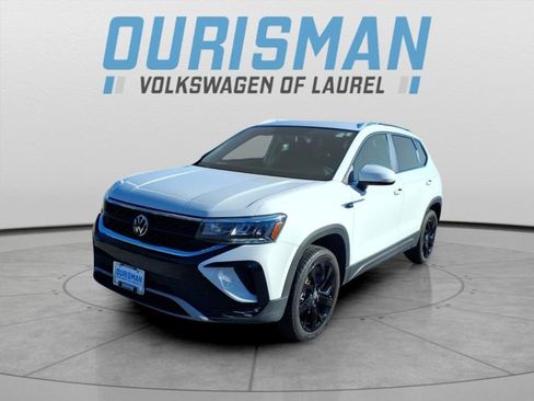 Used 2022 Volkswagen Taos SE image 5