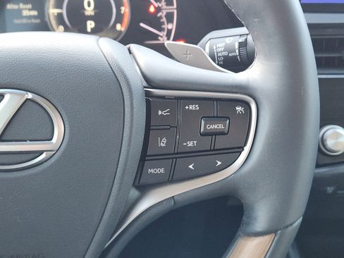 Used 2024 Lexus ES 350 w/ Luxury Package image 38