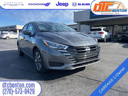 Used 2025 Nissan Versa SV image 1