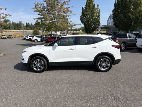 Certified 2025 Chevrolet Blazer LT FWD image 6