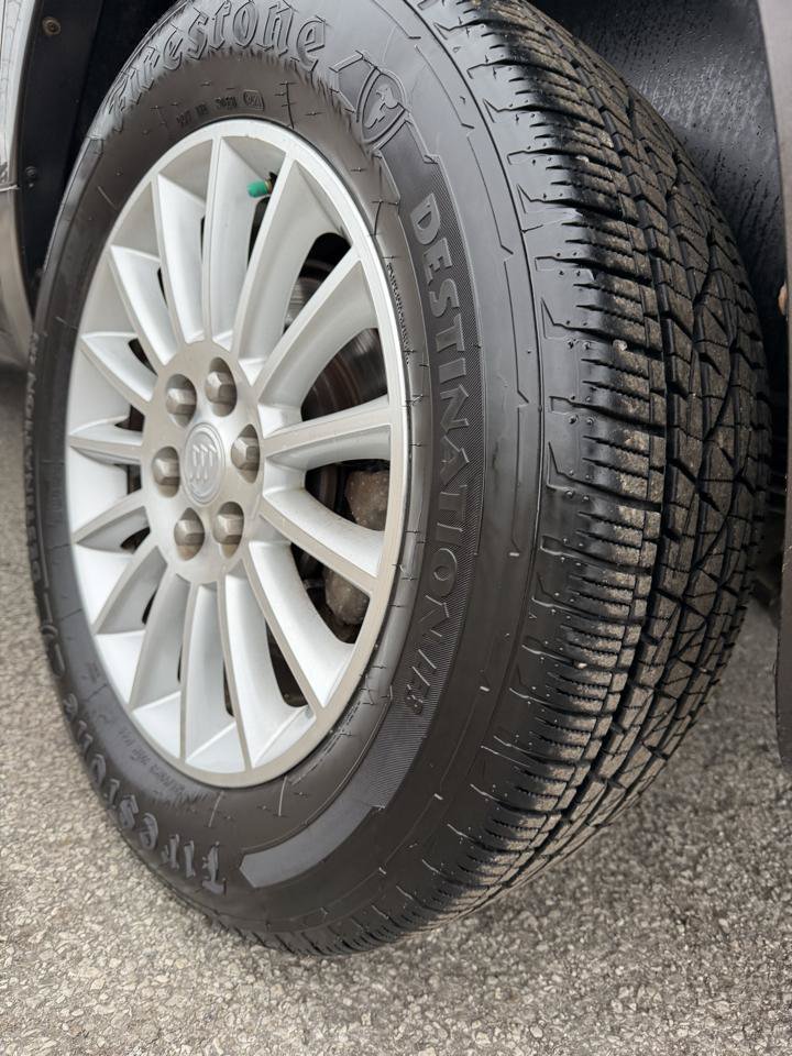 Used 2010 Buick Enclave CX FWD image 6