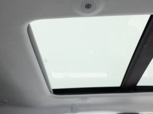 Used 2018 Jeep Grand Cherokee Summit image 32