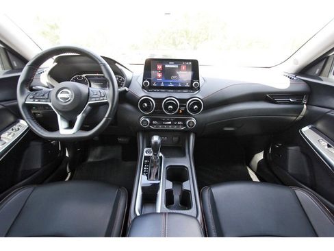 Used 2023 Nissan Sentra SR w/ SR Premium Package image 10