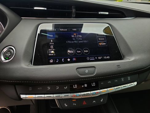 Used 2021 Cadillac XT4 Luxury w/ Driver Awareness Package AWD/4WD image 22
