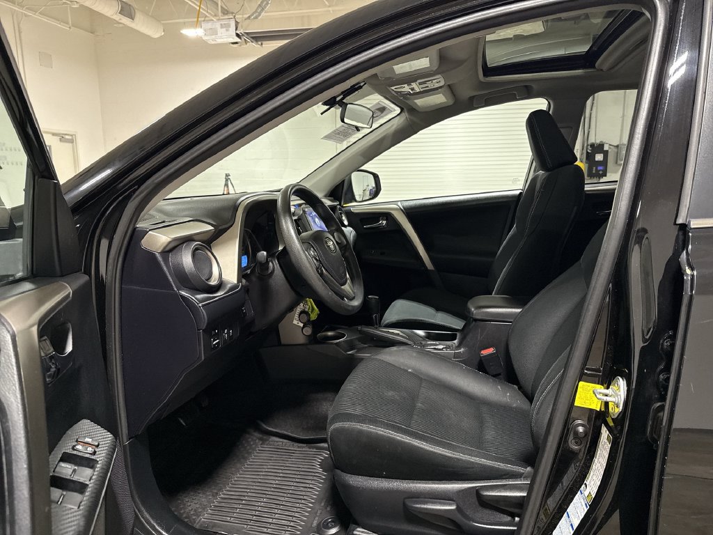 Used 2014 Toyota RAV4 XLE AWD/4WD image 20