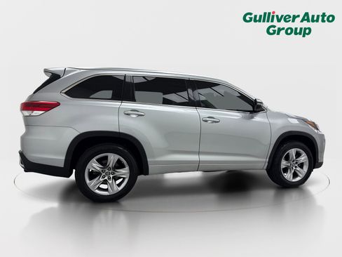 Used 2018 Toyota Highlander Limited FWD image 9