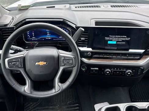 Used 2025 Chevrolet Silverado 1500 LT image 16