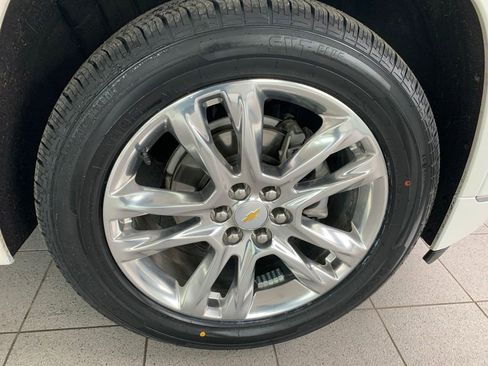Used 2021 Chevrolet Traverse High Country w/ LPO, Floor Liner Package AWD/4WD image 24