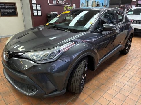 Used 2021 Toyota C-HR XLE image 7