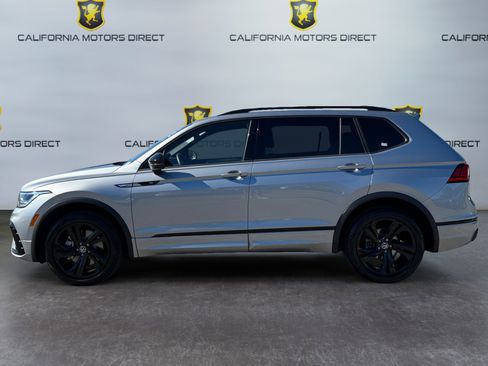 Used 2023 Volkswagen Tiguan SE R-Line image 2