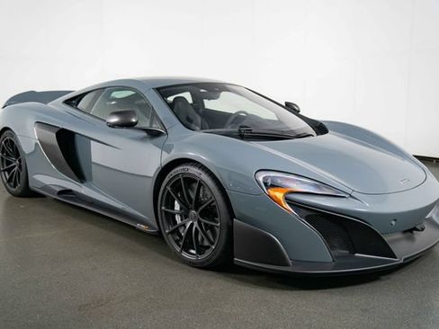 Used 2016 McLaren 675LT Coupe RWD image 2