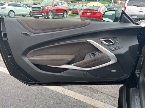 Used 2017 Chevrolet Camaro ZL1 RWD image 26