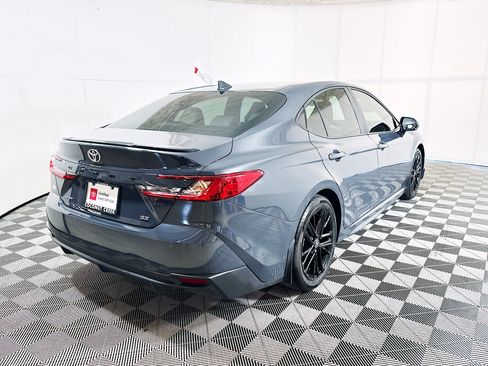 Certified 2025 Toyota Camry SE FWD image 3