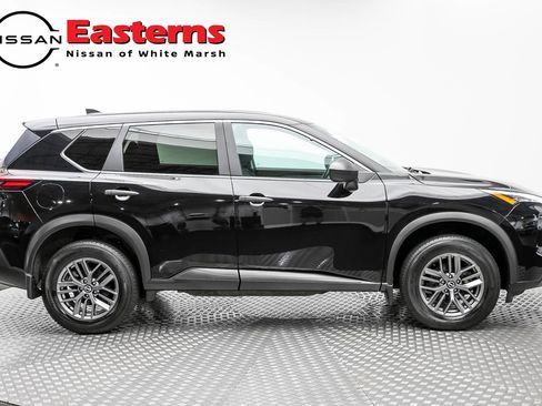 Used 2023 Nissan Rogue S AWD/4WD image 4