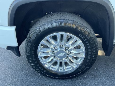 Used 2020 Chevrolet Silverado 3500 High Country w/ Z71 Off-Road Package image 15