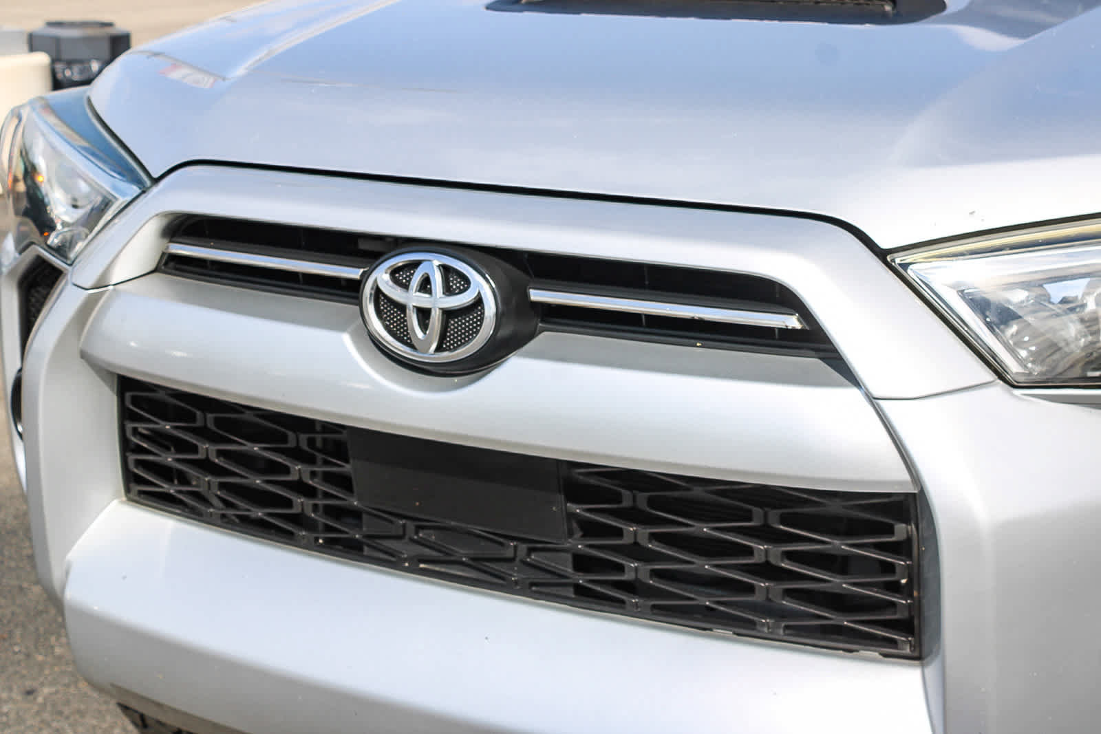 Used 2020 Toyota 4Runner TRD Off-Road Premium w/ Moonroof Package AWD/4WD image 11