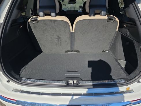 New 2026 Volvo XC90 B6 Plus w/ Protection Package Premier image 21