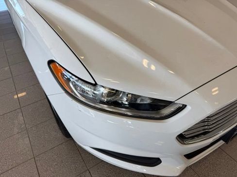Used 2014 Ford Fusion SE FWD image 9