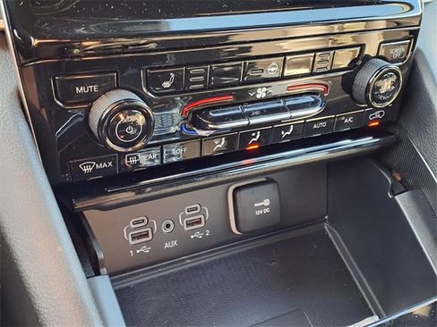 Used 2024 Jeep Grand Cherokee L Altitude image 13