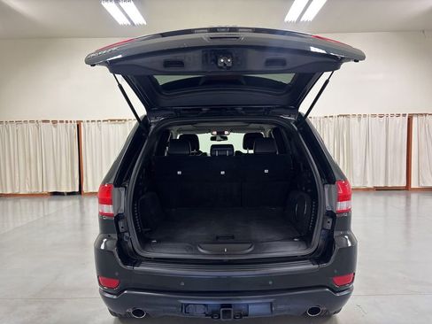 Used 2012 Jeep Grand Cherokee Laredo AWD/4WD image 9