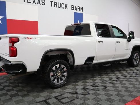Used 2022 Chevrolet Silverado 2500 Custom w/ Custom Value Package AWD/4WD image 18