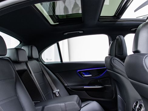 Used 2025 Mercedes-Benz C 300 4MATIC Sedan image 28