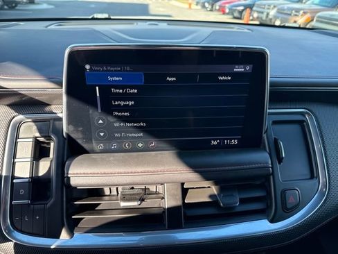 Used 2021 Chevrolet Suburban RST w/ Luxury Package image 18