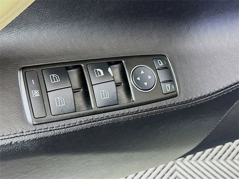 Used 2013 Tesla Model S image 16