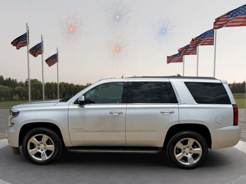 Used 2017 Chevrolet Tahoe LT w/ Luxury Package AWD/4WD image 6