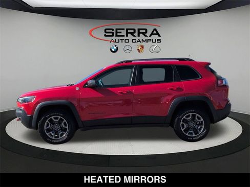 Used 2019 Jeep Cherokee Trailhawk w/ Cold Weather Group image 16