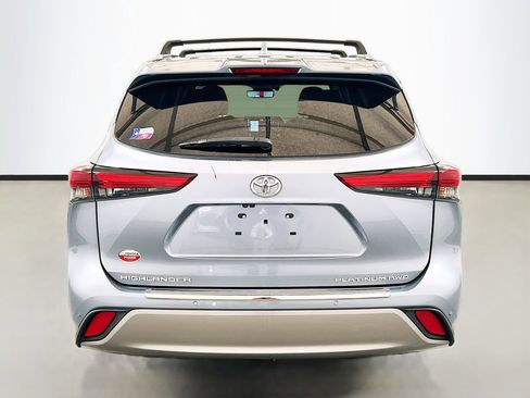 Used 2021 Toyota Highlander Platinum AWD/4WD image 5