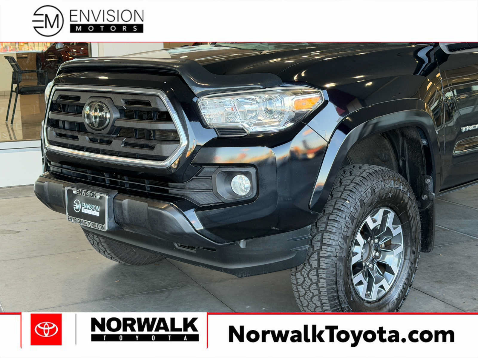 Used 2019 Toyota Tacoma SR5 RWD image 3