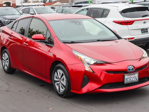 Used 2017 Toyota Prius Two image 5