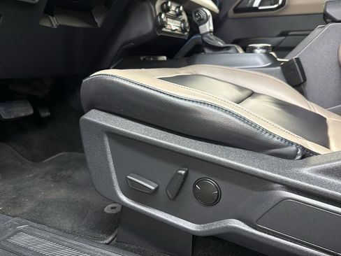 Used 2024 Ford Bronco Wildtrak image 11