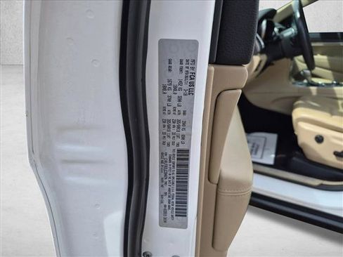 Used 2018 Jeep Grand Cherokee Limited AWD/4WD image 24