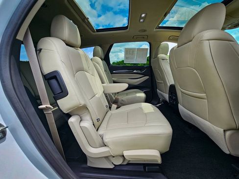 Used 2020 Buick Enclave Premium w/ Sun and Sites Package AWD/4WD image 41