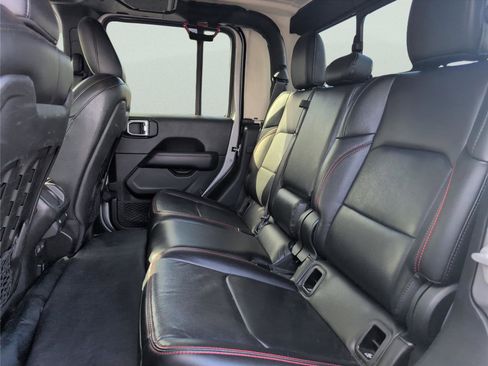 Used 2020 Jeep Gladiator Rubicon image 30