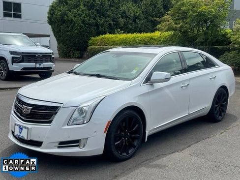 Used 2016 Cadillac XTS Premium w/ Driver Assist Package FWD image 3