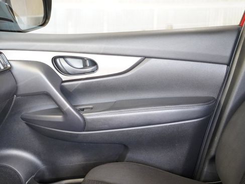 Used 2017 Nissan Rogue Sport S w/ S Appearance Package image 32