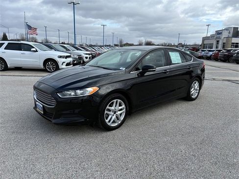 Used 2016 Ford Fusion SE image 9