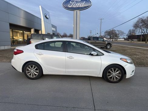 Used 2016 Kia Forte LX w/ LX Popular Plus Package image 3