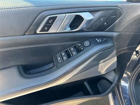 Used 2020 BMW X5 M50i w/ Premium Package image 15