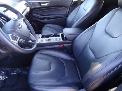Used 2020 Ford Edge Titanium image 6