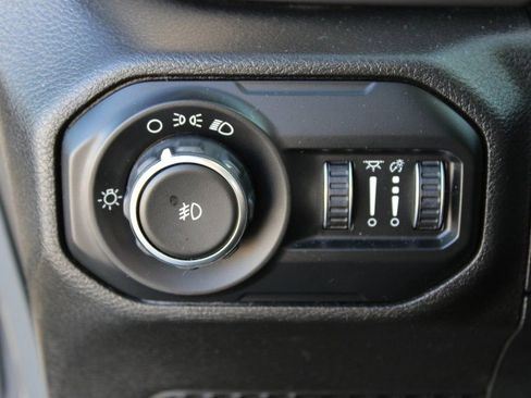 Used 2020 Jeep Wrangler Unlimited Sport image 12