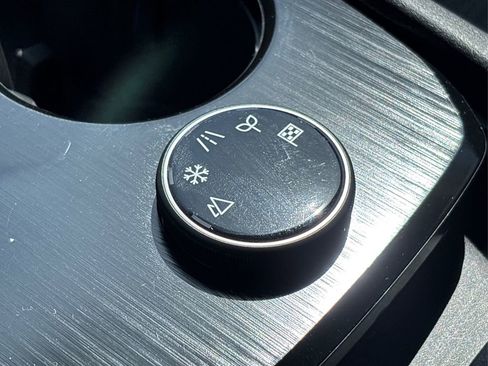 Certified 2023 Nissan Rogue SV image 32